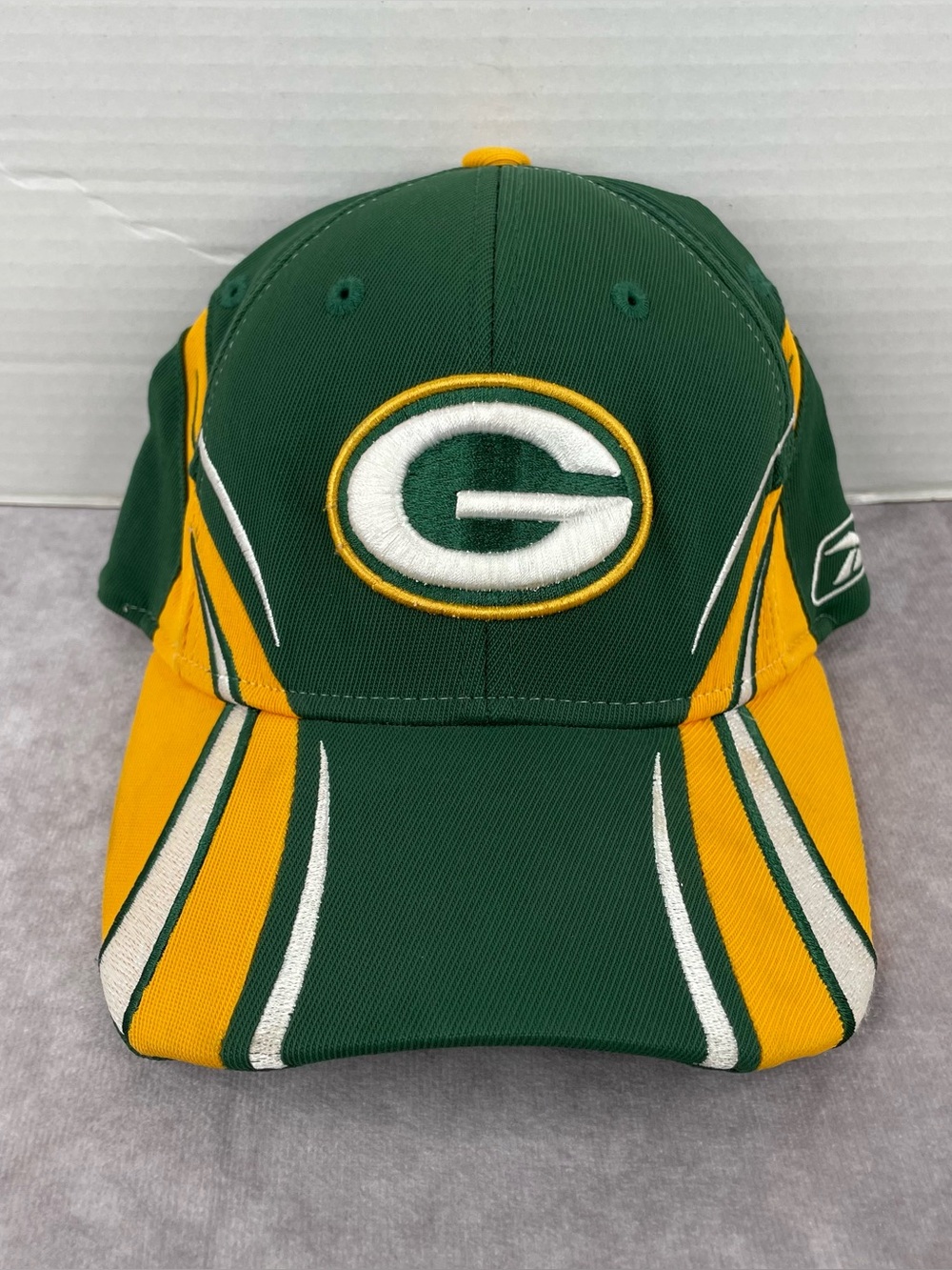 Reebok Green Bay Packers Hat Fitted Cap One Size Stretch NFL Authentic Sideline